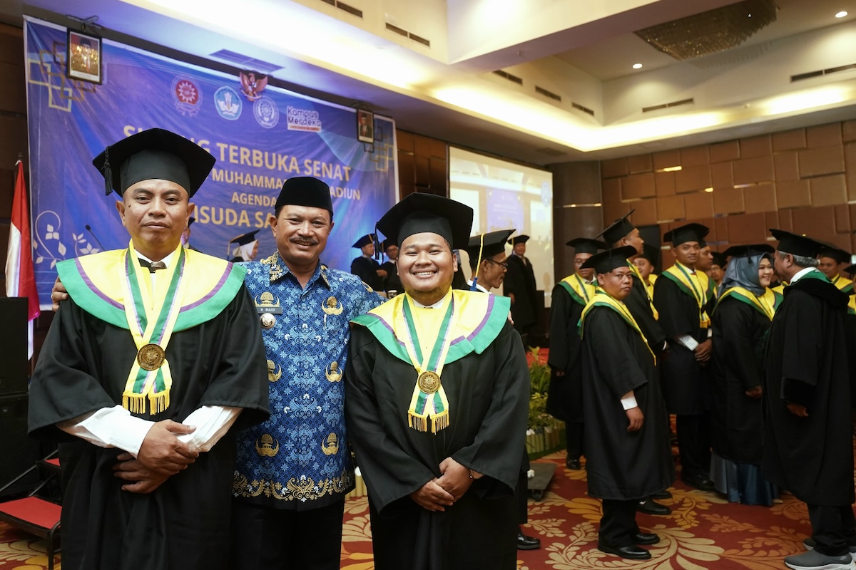 Foto utama berita: Hadiri Wisuda UMMAD Madiun, Wali Kota Harap Ilmu yang Didapat Bermanfaat