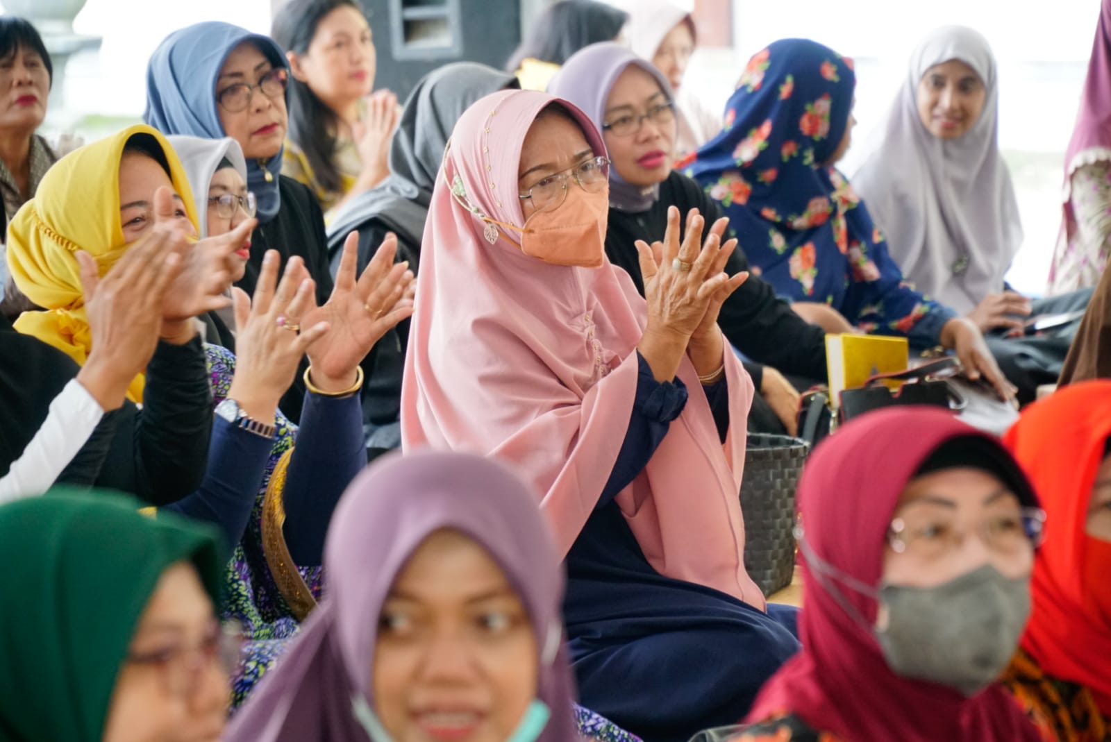 Foto 11 dari 16: Berbagi Kebahagiaan Dengan Anak Yatim, Wali Kota Ajak Keliling Naik Elcito