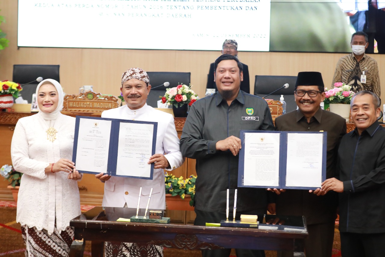 Rapat Paripurna Pengambilan Keputusan, Eksekutif-Legislatif Setujui Tiga Raperda