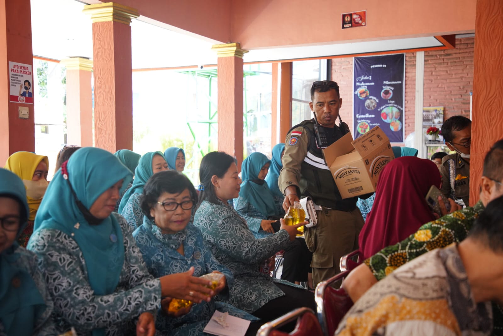 Foto 7 dari 8: Wali Kota Ajak Masyarakat Dukung Digitalisasi Data Kependudukan