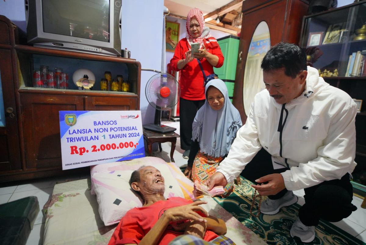 Salurkan Bantuan Lansia Non Potensial, Wali Kota: Lansia di Kota Madiun Jangan Sampai Terlantar