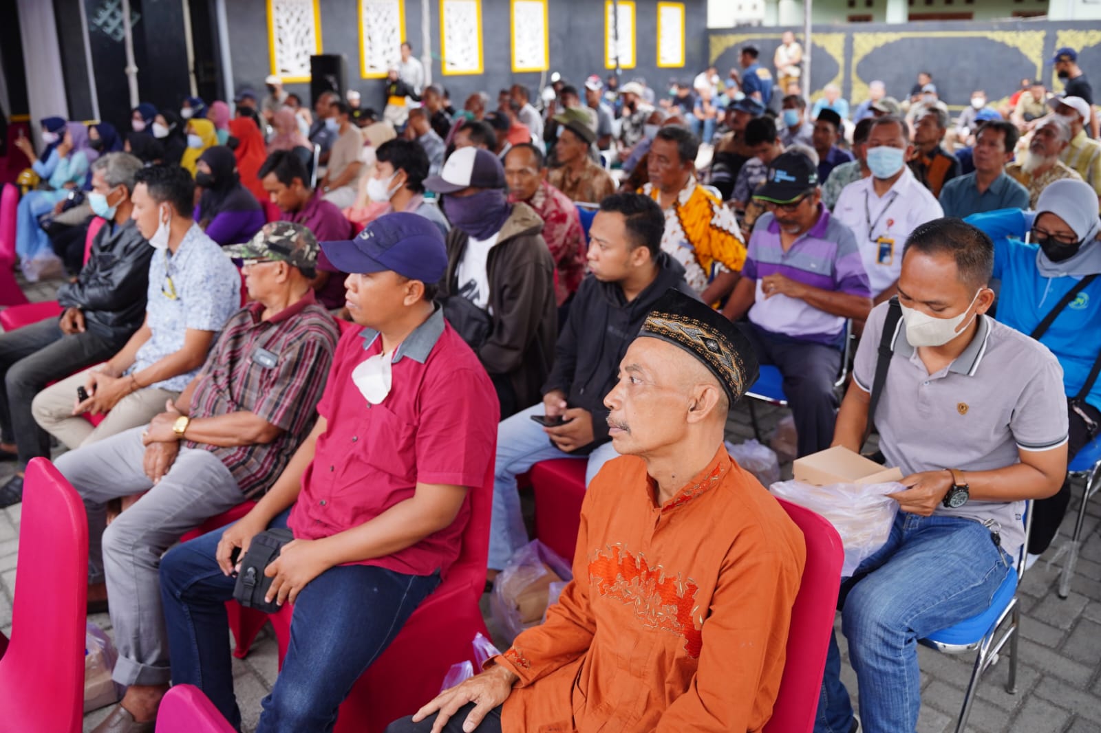 Foto 4 dari 10: Bertemu Warga Di Tiga Kelurahan, Wali Kota Sampaikan Pembangunan 2023