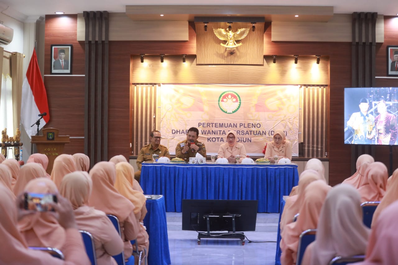 Foto 13 dari 13: Hadiri Pertemuan Rutin Pleno DWP, Wali Kota Harap Perempuan Semakin Berperan di Keluarga