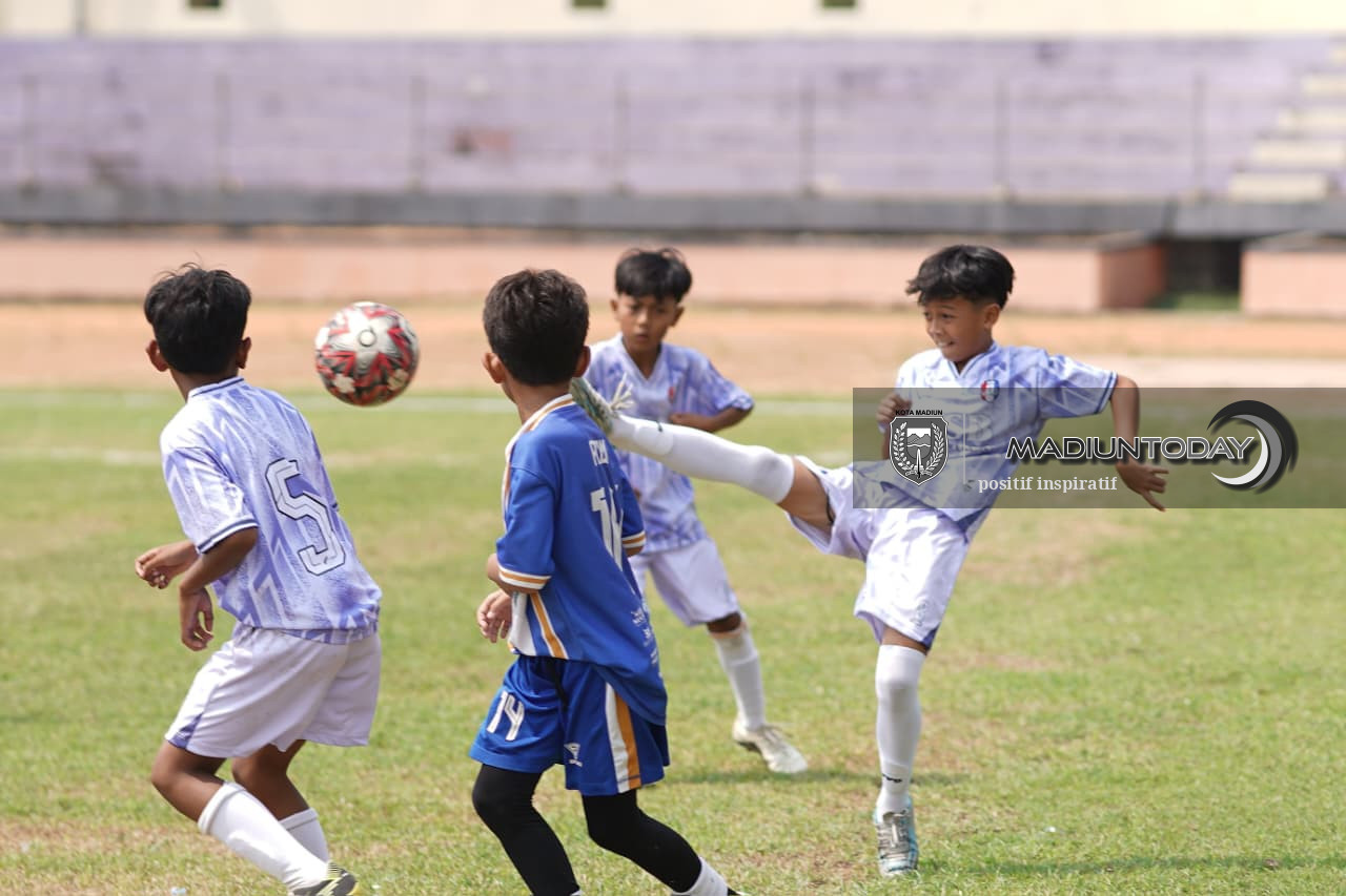 Foto 7 dari 19: Dari KU 10 hingga KU 12, Talenta Sepak Bola Cilik Asah Mental di Dandim Cup I Kota Madiun