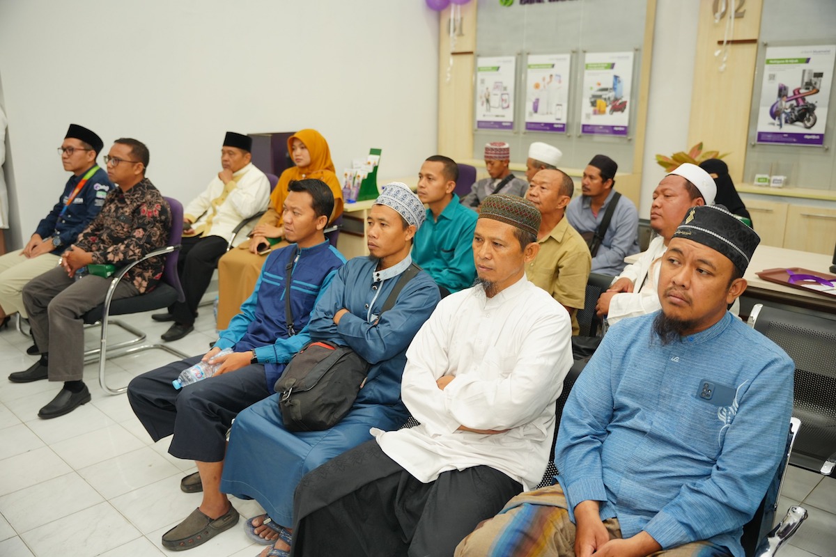 Foto 6 dari 8: Resmikan Gedung Baru Bank Muamalat, Wali Kota Harap Bisa Penuhi Kebutuhan Perbankan Syariah