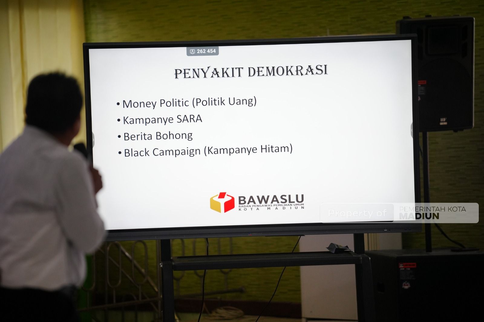 Foto 5 dari 8: Sosialisasikan Perda Kepala Daerah Jelang Pemilu 2024, Wali Kota : Patuhi Aturan Yang Berlaku
