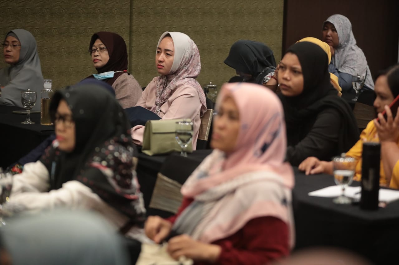 Foto 6 dari 11: Wali Kota Dorong UMKM Segera Sertifikasi Halal Produk
