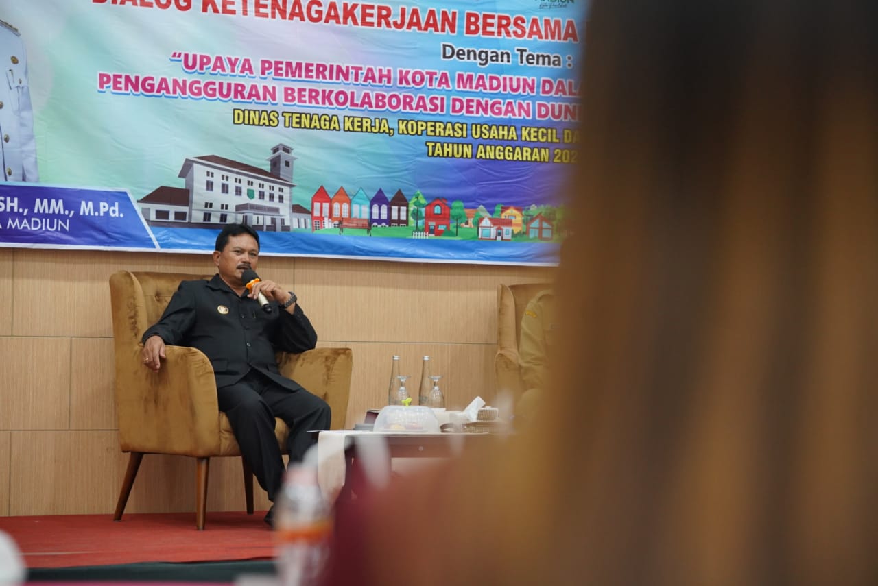 Foto 2 dari 9: Gelar Dialog Ketenagakerjaan, Wali Kota Ajak Atasi Pengangguran Di Kota Pendekar