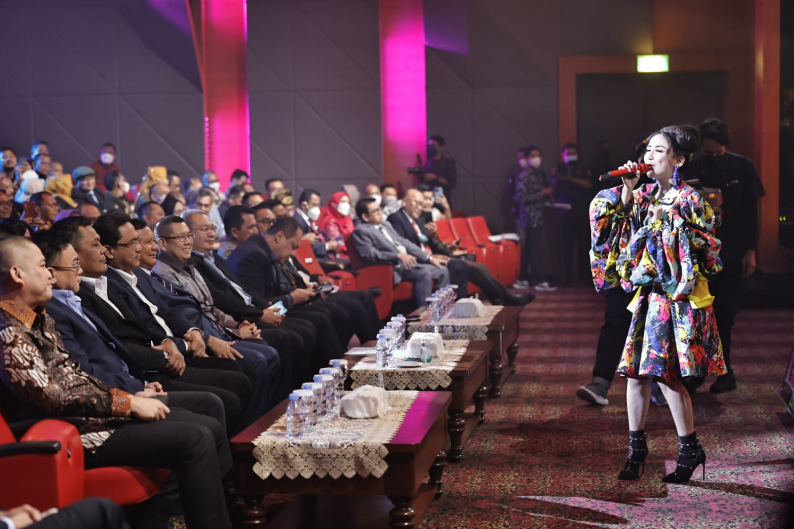 Foto 7 dari 8: Tak Henti Berinovasi Untuk Kemajuan Kota, Wali Kota Maidi Raih Anugerah Indonesia Awards 2022