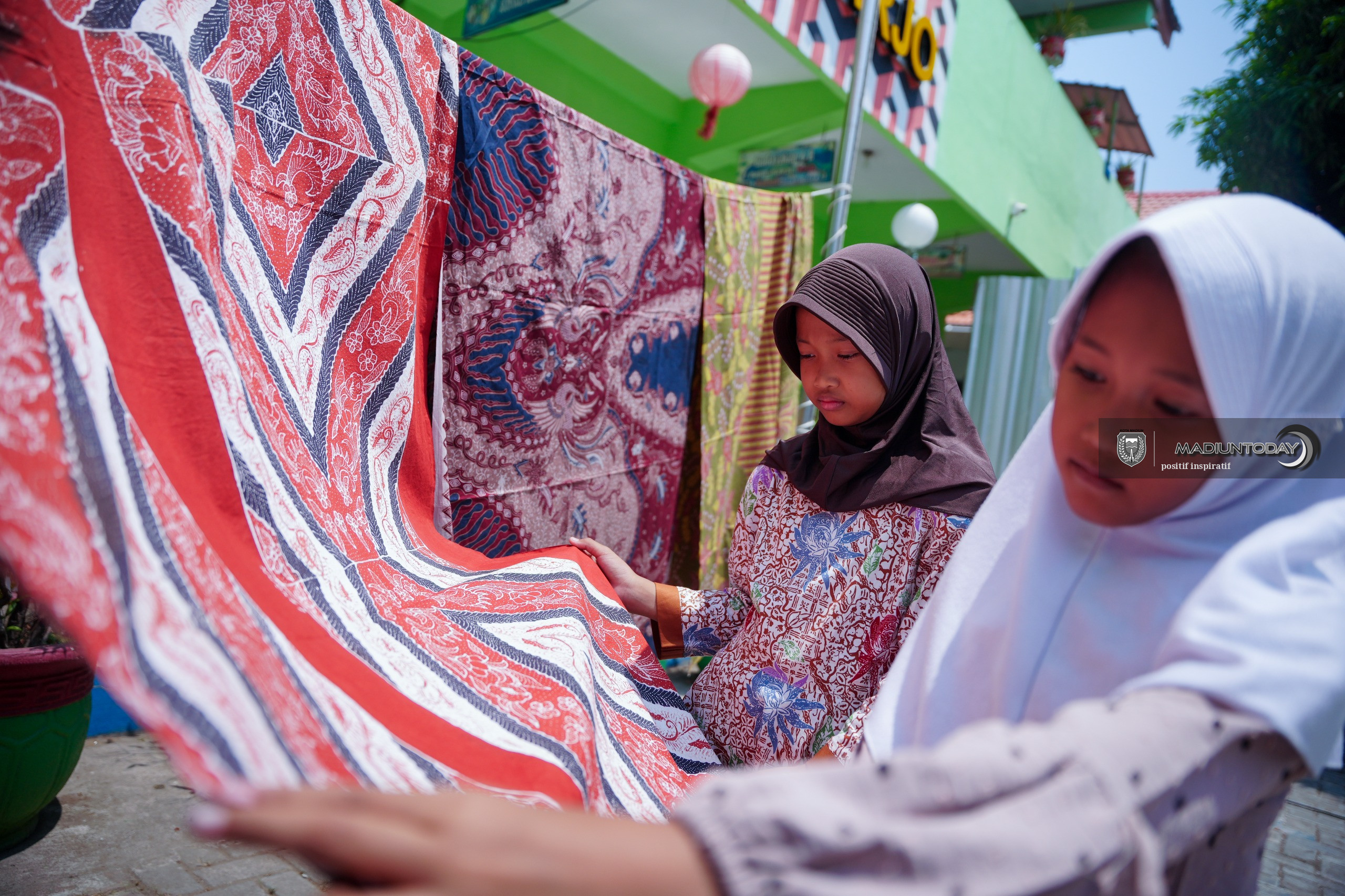 Foto 4 dari 9: Dari Baju ke Canting, Anak-anak Mulai Mengenal Batik Lebih Dekat