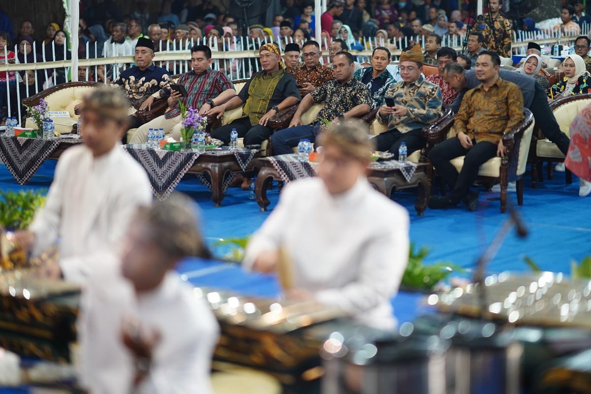 Foto 9 dari 11: Tasyakuran Tutup Giling, Pj. Wali Kota Apresiasi Pencapaian PG. Rejoagung Catat Hasil Terbaik Dalam 10 Tahun
