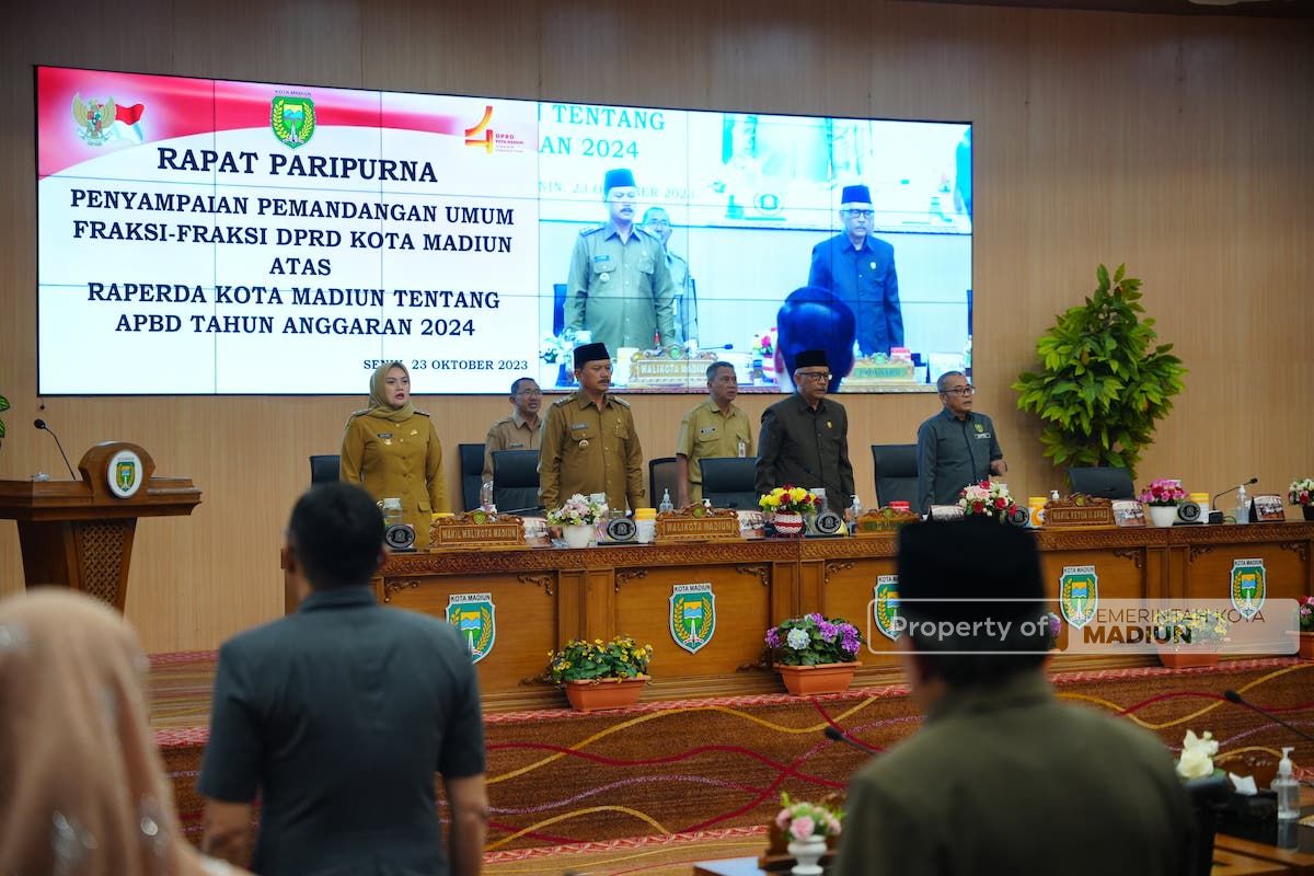 Pembahasan Raperda APBD 2024 Berlanjut, Tujuh Fraksi Sampaikan Pemandangan Umum Pada Sidang Paripurna
