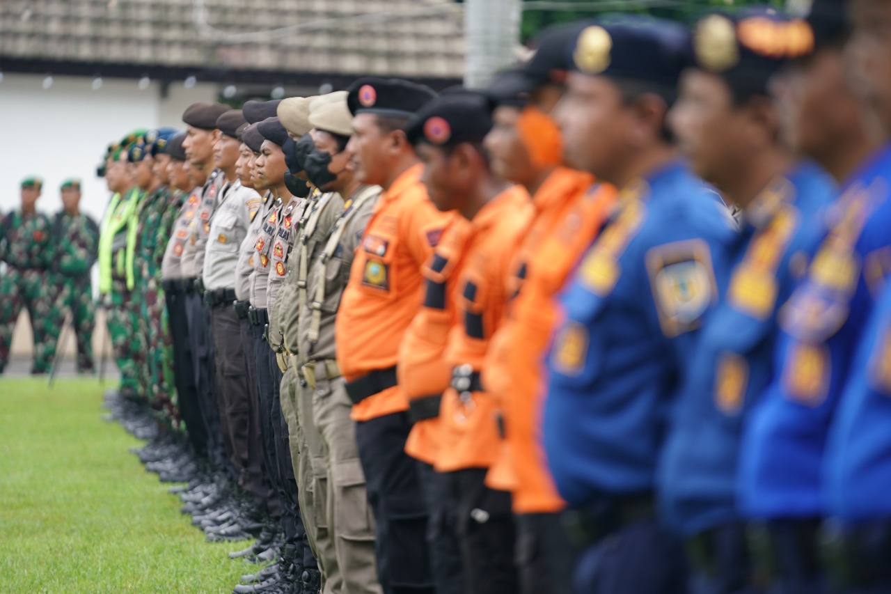 Foto 6 dari 10: Kesiapsiagaan Bencana, Korem 081 Dhirotsaha Jaya Laksanakan Apel Gelar Pasukan