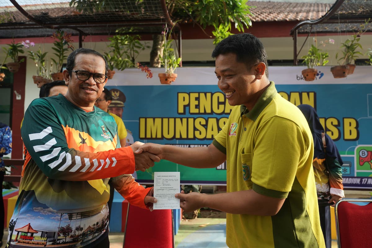 Foto 4 dari 9: Pemkot Gelar Pencanangan Imunisasi Hepatitis B Bagi Tenaga Medis dan Nakes