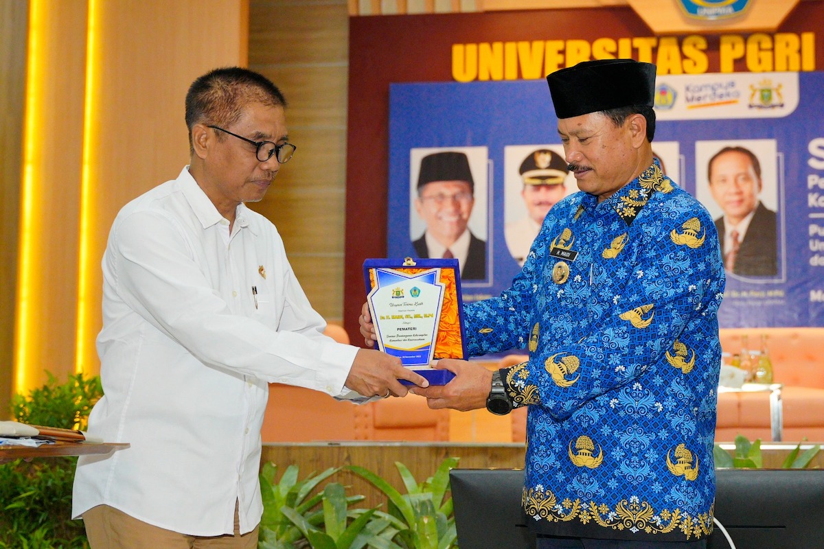 Foto 3 dari 8: Jadi Pembicara Di Unipma, Wali Kota : Anak Muda Harus Banyak Pengalaman