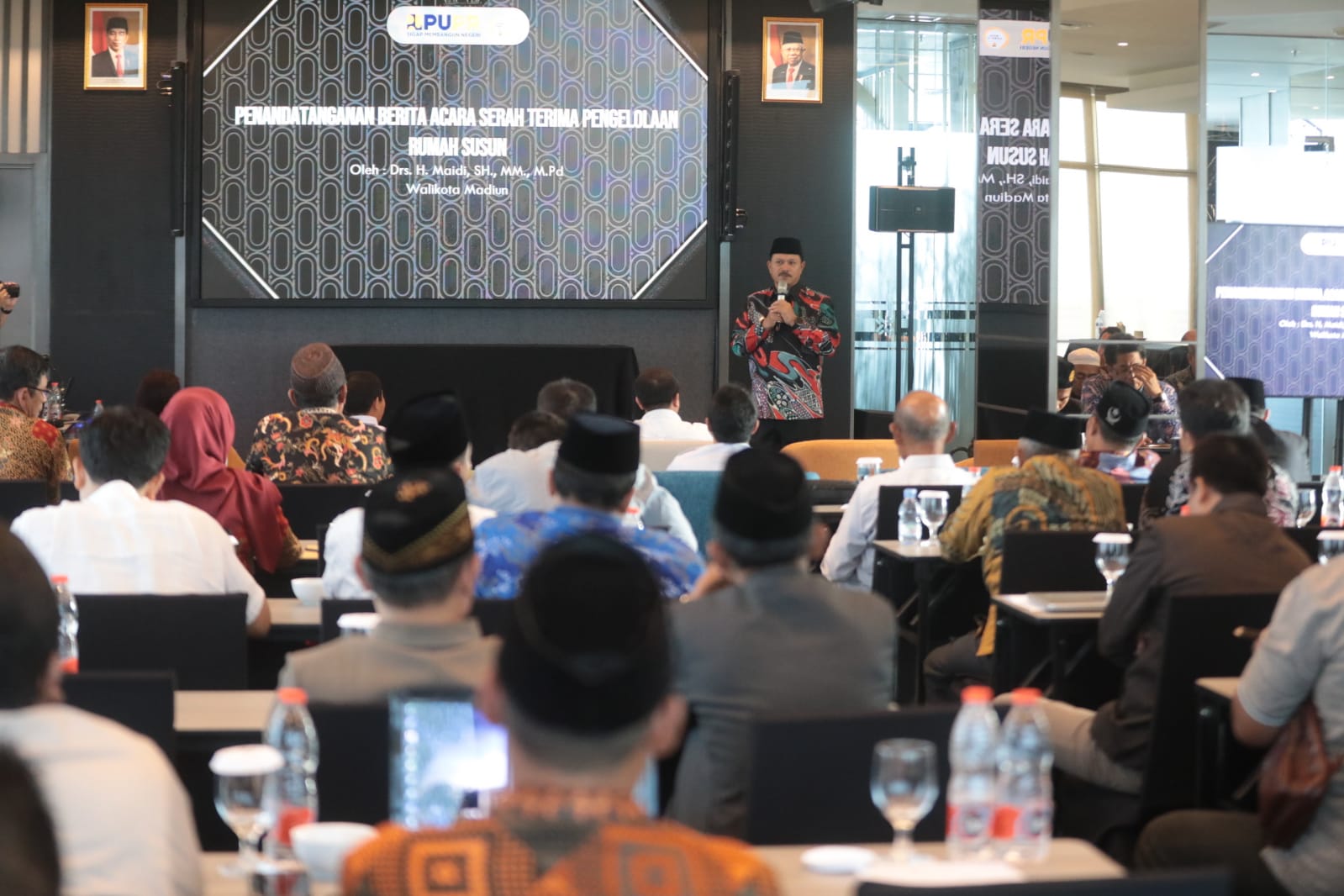 Foto 6 dari 8: Serah Terima Rusunawa III, Wali Kota: Kementerian PUPR Sudah Banyak Menanam Kebaikan di Kota Pendekar