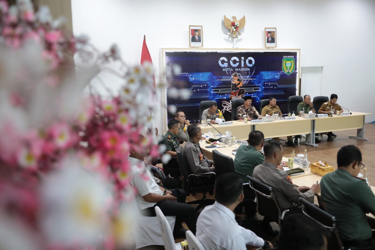 Foto 4 dari 15: Rakor Lintas Sektoral OPS Aman Suro, Wali Kota: Harus Komitmen Jaga Keamanan