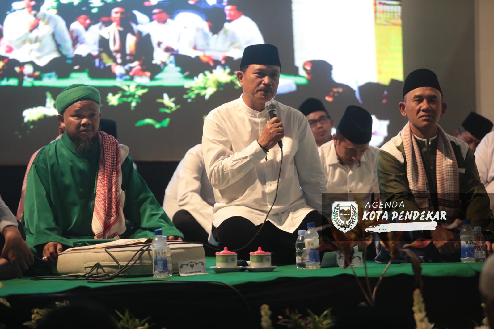 Foto utama berita: Hadiri Haul ke-21 KH Muchsin Al Qurby, Wali Kota Maidi Ajak Jamaah Teladani Kebaikan sang Kiai