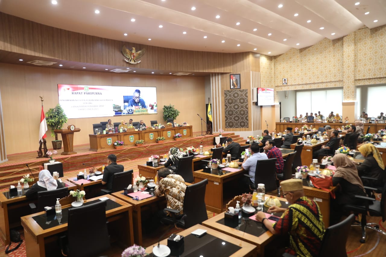 Foto 3 dari 9: Pemkot Madiun Mulai Bahas Tiga Raperda Inisiatif DPRD Melalui Sidang Paripurna