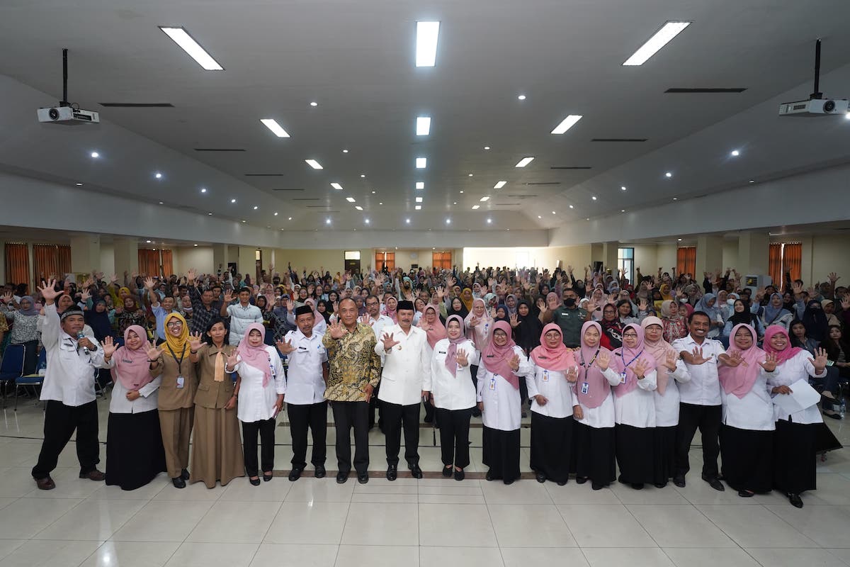 Foto 9 dari 9: Jadi Narasumber Parenting SMPN 2, Wali Kota Imbau Orang Tua Pahami Dunia Anak