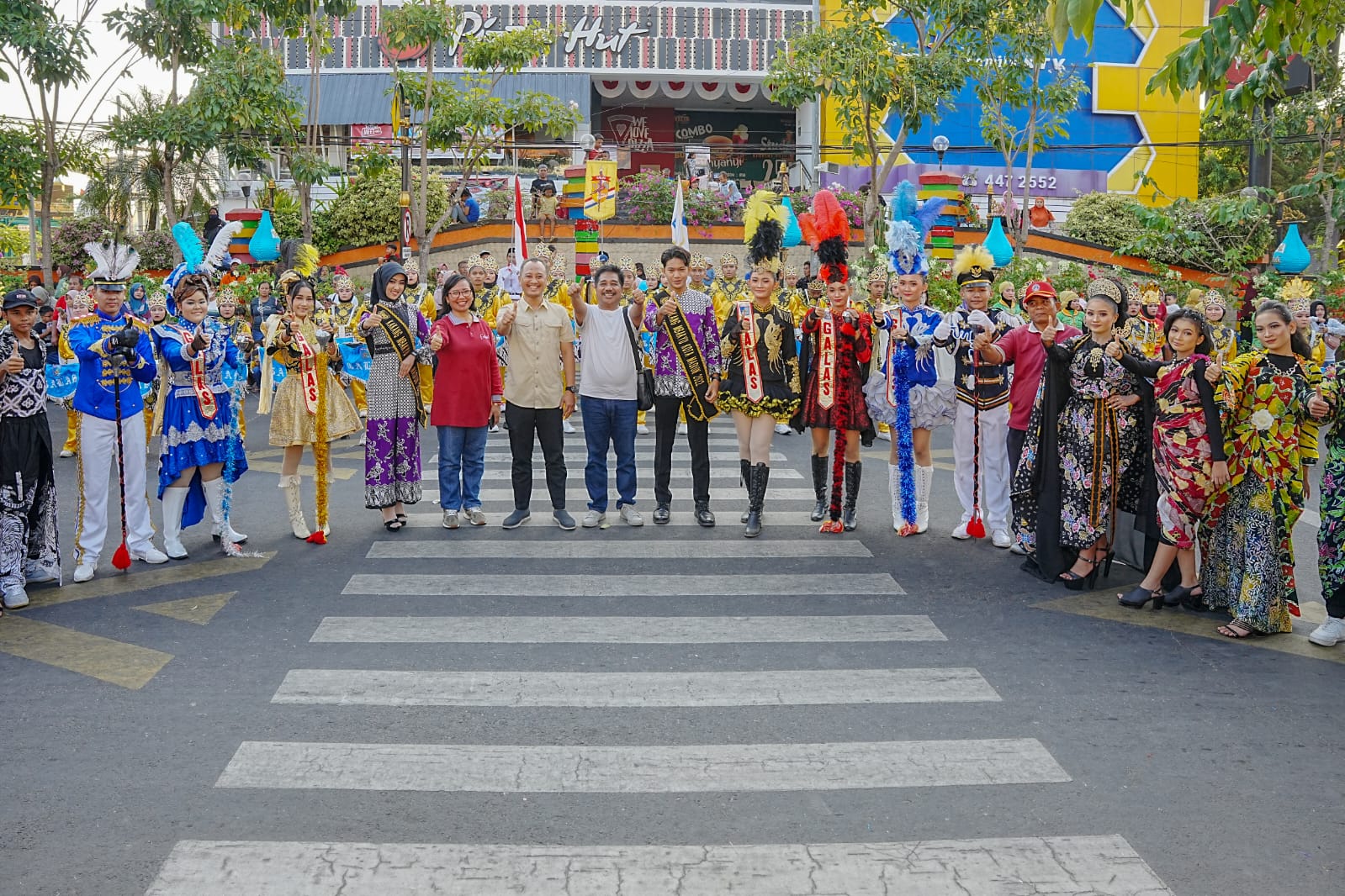 Foto 7 dari 7: Bawakan Tema Pencak Silat Dan Retno Dumilah, Parade Senja Pukau Pengunjung PSC