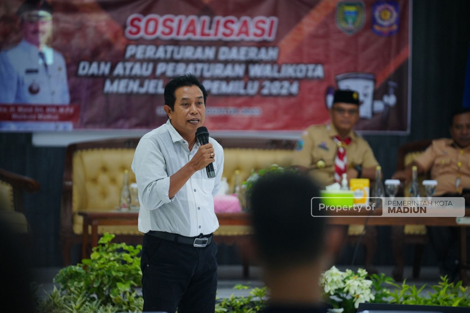 Foto 3 dari 8: Sosialisasikan Perda Kepala Daerah Jelang Pemilu 2024, Wali Kota : Patuhi Aturan Yang Berlaku