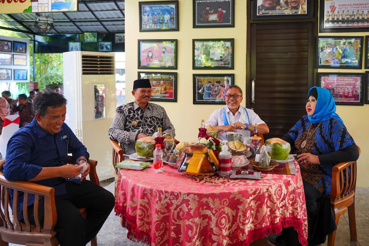 Foto utama berita: Kunker di Kota Pendekar, Mendag Tinjau UMKM dan Beri Bantuan Pangan