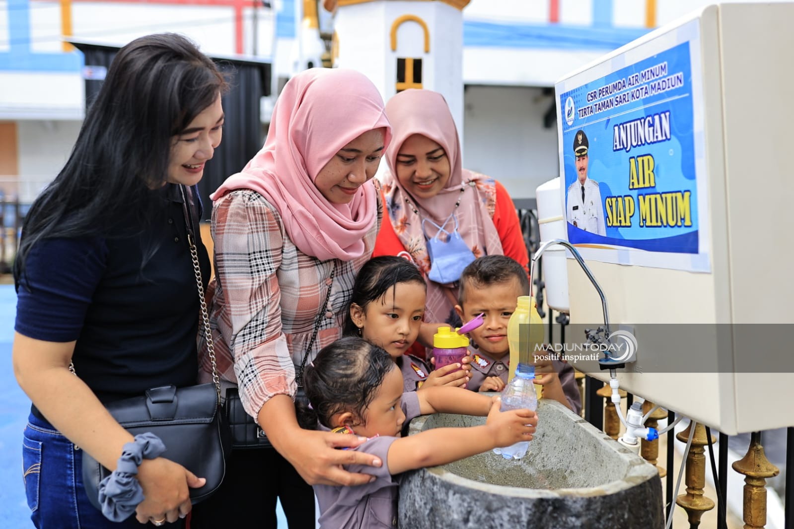 Foto 3 dari 4: Tambah Fasilitas Bagi Pengunjung PSC, PDAM Tirta Taman Sari Sediakan Kran Air Siap Minum