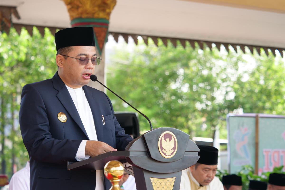 Foto 12 dari 19: Peringati Hari Santri, Pj Wali Kota Harap Santri Tingkatkan Kemandirian dan Lanjutkan Perjuangan