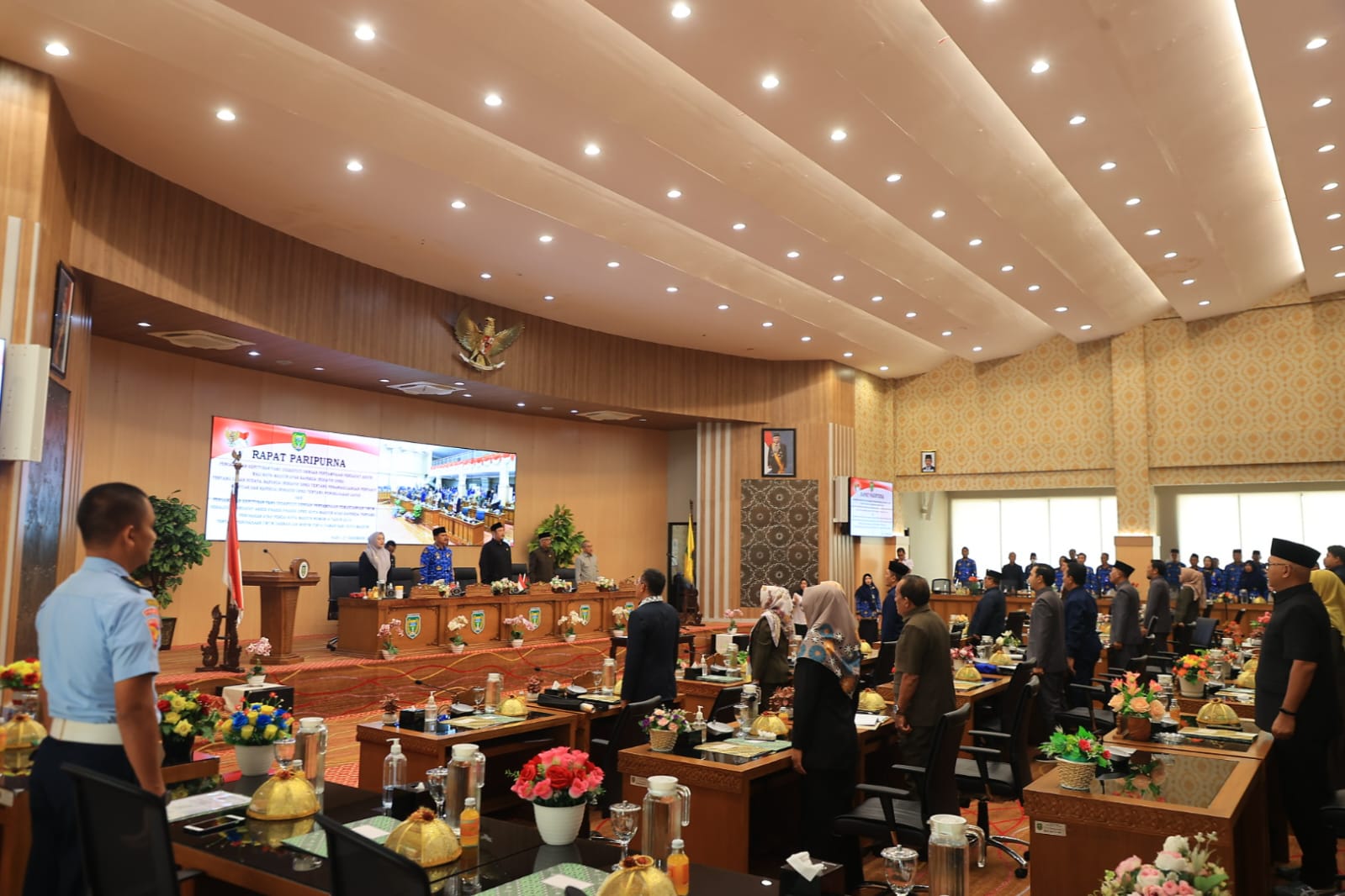 Foto 3 dari 9: Rapat Paripurna Bahas Sejumlah Raperda, Pemkot-DPRD Fokus Peningkatan Kesejahteraan Masyarakat
