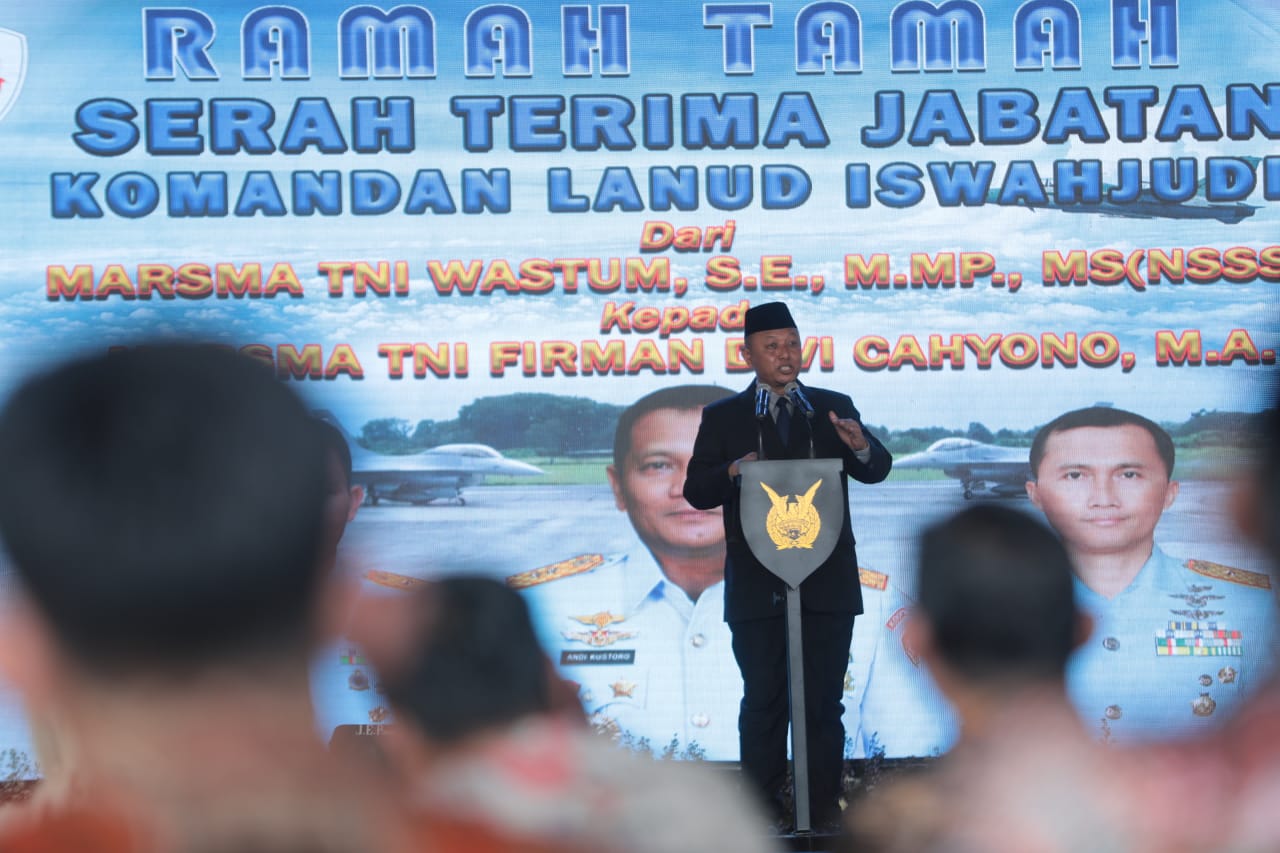 Foto 5 dari 8: Hadiri Pisah Sambut Danlanud Iswahjudi, Wali Kota Harap Makin Tingkatkan Sinergi