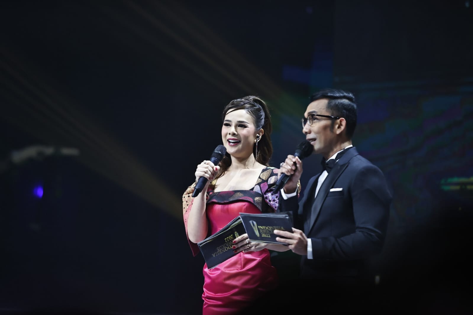 Foto 5 dari 8: Tak Henti Berinovasi Untuk Kemajuan Kota, Wali Kota Maidi Raih Anugerah Indonesia Awards 2022