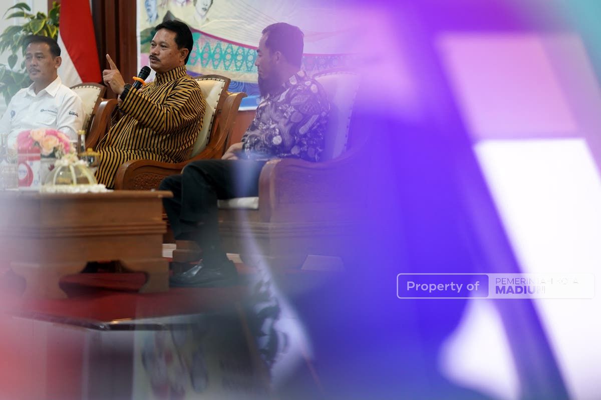 Foto 2 dari 9: Buka Sosialisasi Cinta, Bangga, dan Paham Rupiah, Wali Kota Ajak Warga Bijak Gunakan Uang