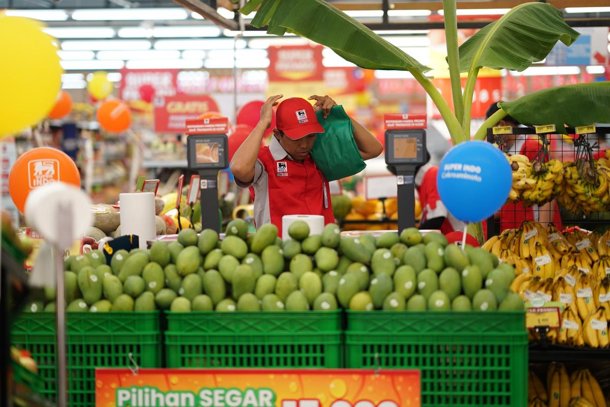Foto 19 dari 19: Buka Gerai Pertamanya di Kota Pendekar, Superindo Nilai Madiun Punya Prospek Investasi Menarik