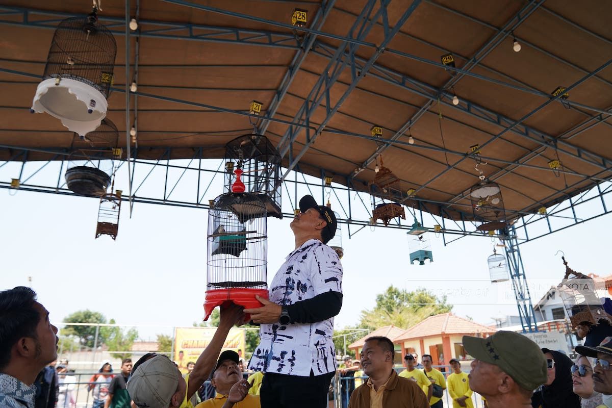 Foto utama berita: Hadiri Lomba Burung Berkicau, Wali Kota Apresiasi Panitia Turut Ramaikan Lapak Mojorejo