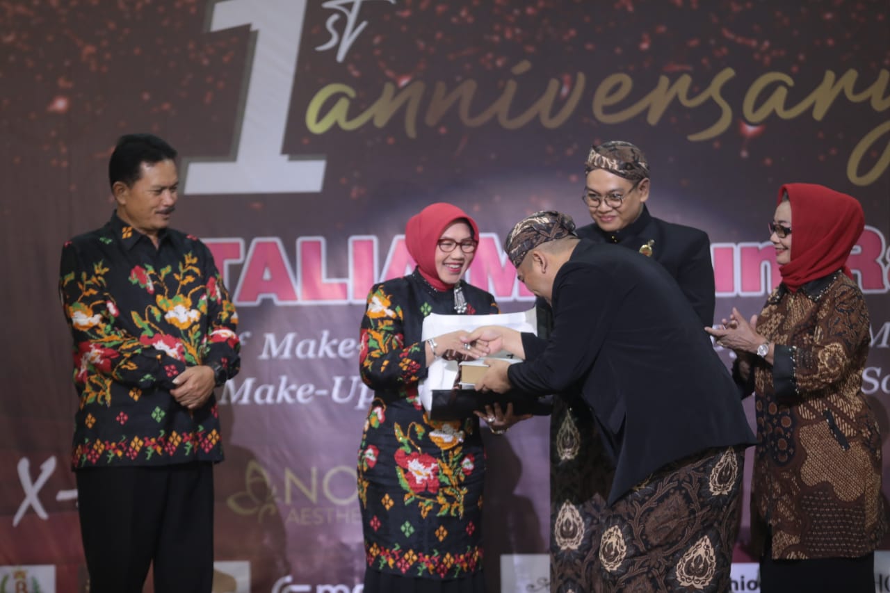 Foto 4 dari 14: Hadiri Anniversary Perias Katalia Madiun Raya, Wali Kota Ajak Perias Gelar Event Manten Enam Negara