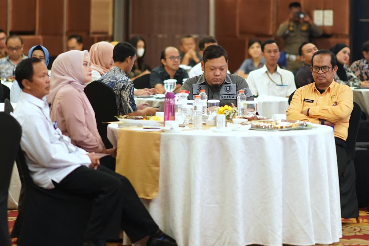 Foto 7 dari 9: Banyak Perusahaan Bantu Pembangunan Lewat CSR, Wali Kota Dr. Maidi Ucapkan Terima Kasih dan Beri Apresiasi
