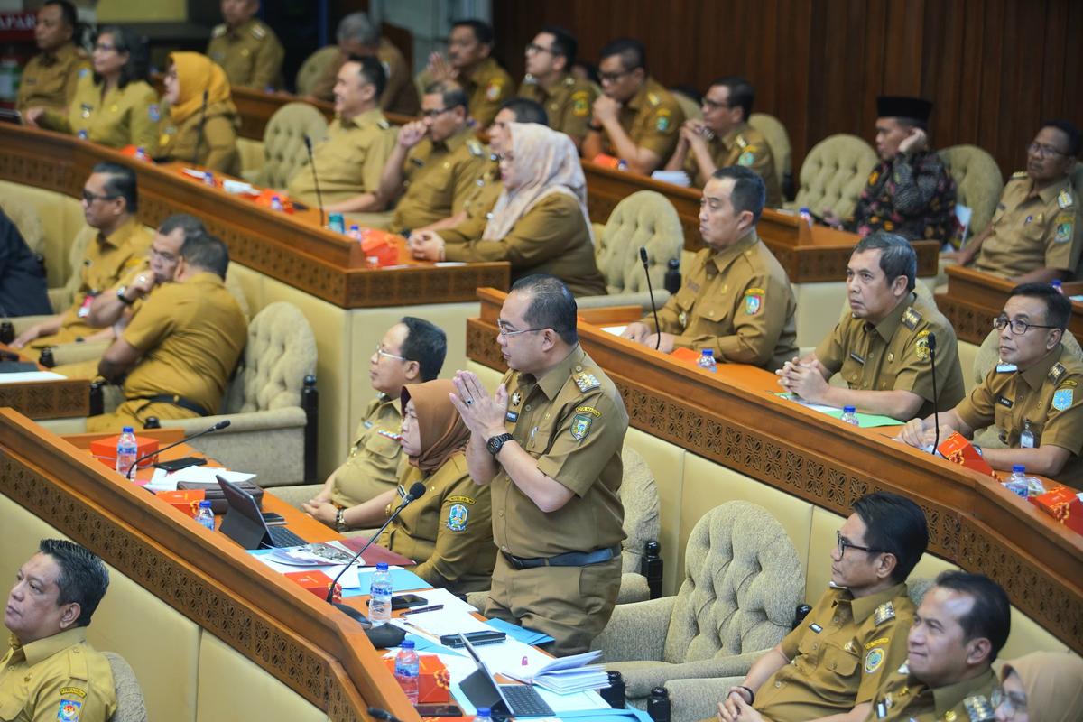 Foto 10 dari 14: Pj Wali Kota Ikuti Rapat Kerja dan RDP Bersama Komisi II DPR RI, Bahas Persiapan dan Kesiapan Pilkada