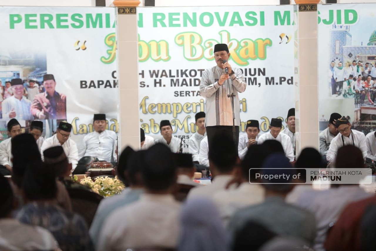 Foto 3 dari 13: Resmikan Masjid Abu Bakar, Wali Kota Harap Bawa Keberkahan Bagi Sekitar