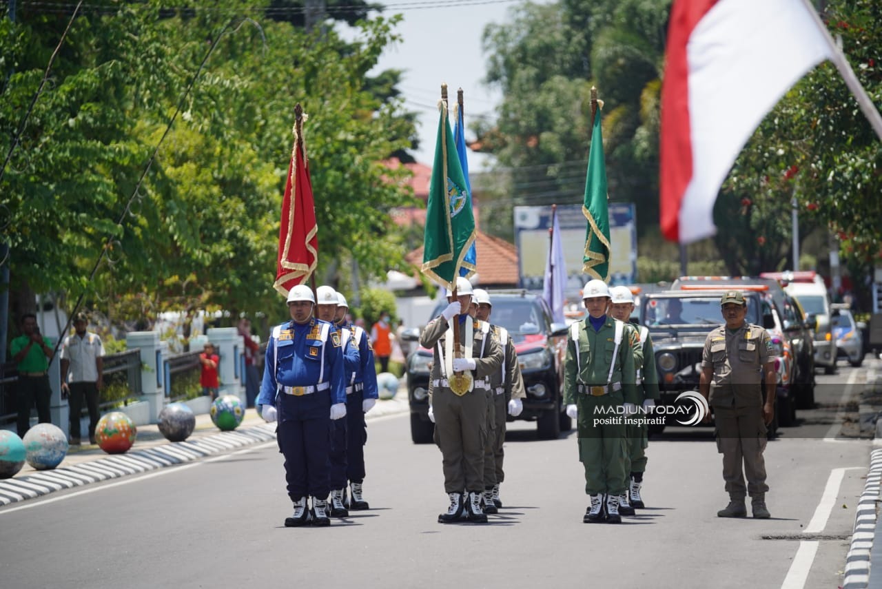 Foto 8 dari 9: Bukan Sekedar Kirab Bendera, Pataka Jer Basuki Mawa Bewa Syarat Makna