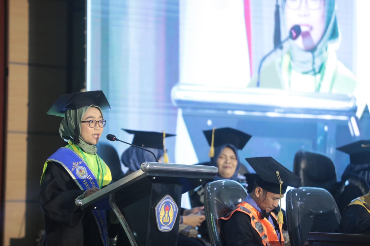 Foto 7 dari 13: Hadiri Wisuda Unipma, Wali Kota Maidi: Wisudawan Agen Perubahan