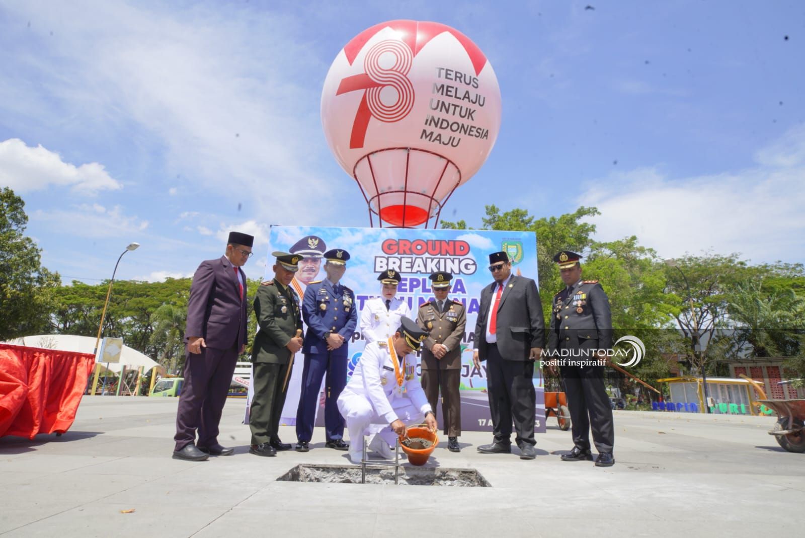 Foto 5 dari 6: Tingkatkan Daya Tarik Wisata, Wali Kota Hadirkan Dua Ikon Dunia Di Kota Pendekar