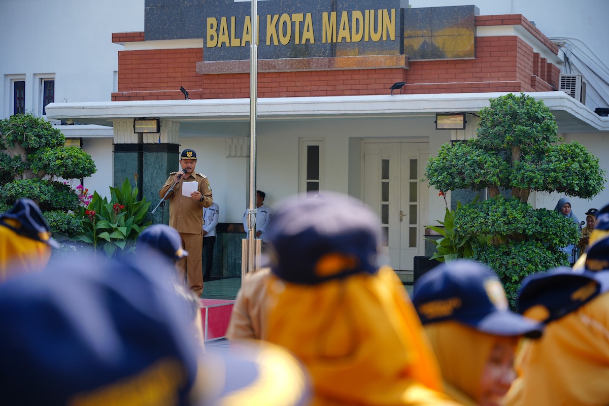 Foto 2 dari 7: Apel Pejabat di Lingkup Pemkot Madiun, Wali Kota Pesan Jaga Sinergitas untuk Kemajuan Kota