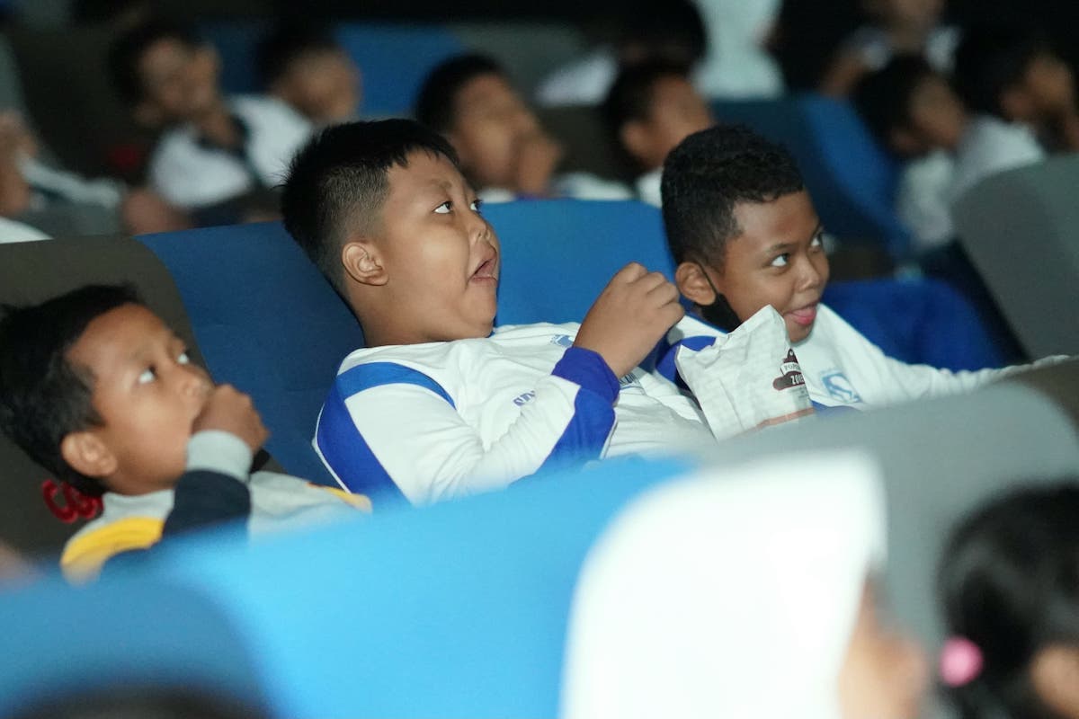 Foto 9 dari 9: Tumbuhkan Karakter Optimis dan Saling Menghargai Antar Sesama, SDN Endrakila Ajak Siswa Nobar Film di Bioskop