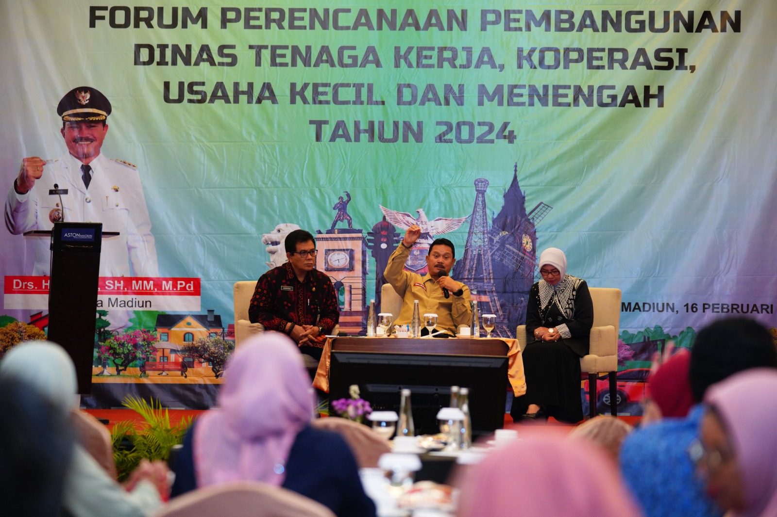 Foto 1 dari 9: Hadiri Musrenbang Disnaker KUKM, Wali Kota Imbau OPD Tekan Angka Pengangguran