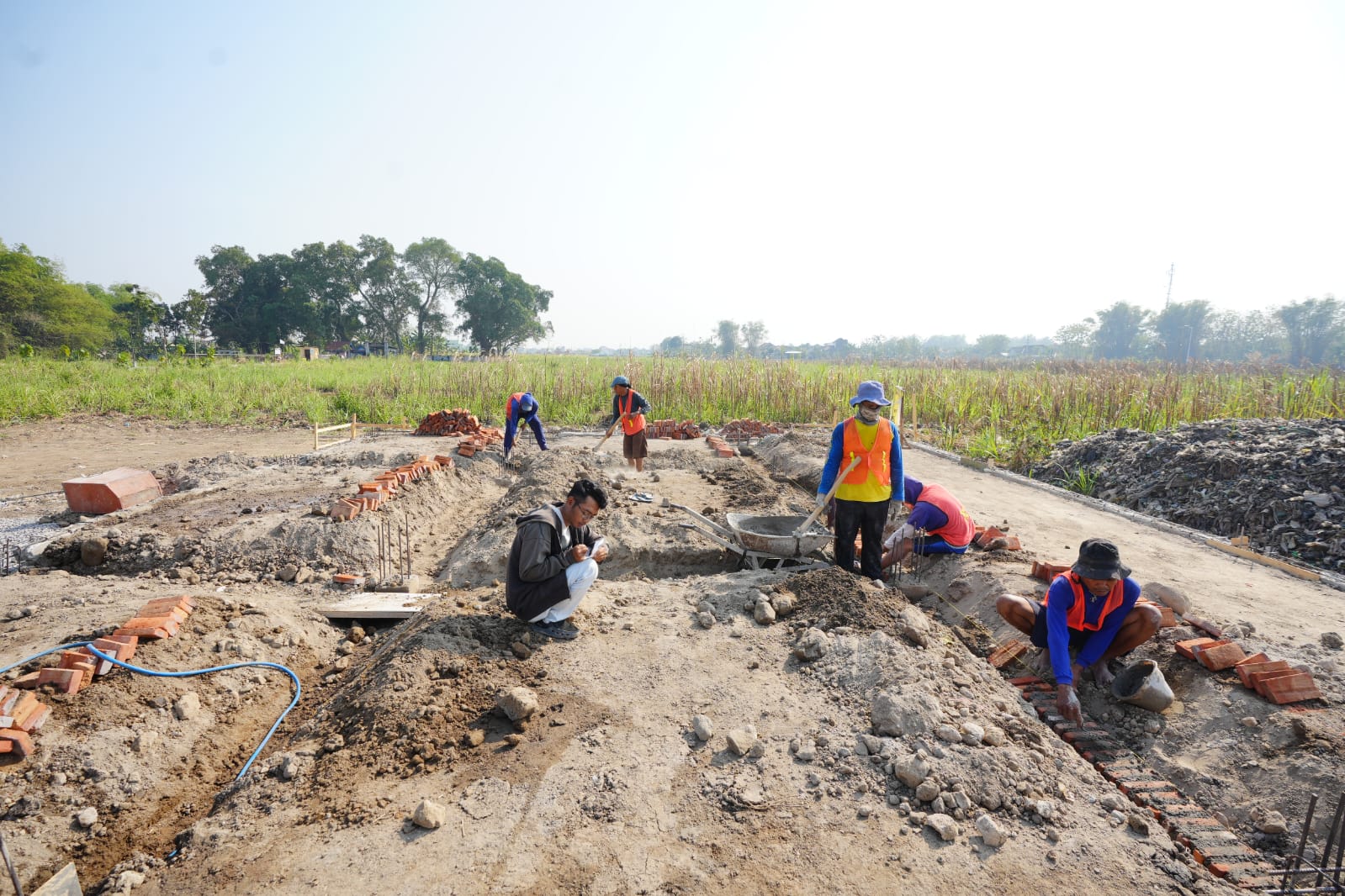 Foto 2 dari 5: Lengkapi Fasilitas Taman Banjarejo, Pemkot Tambah Pendopo Taman Sedoro