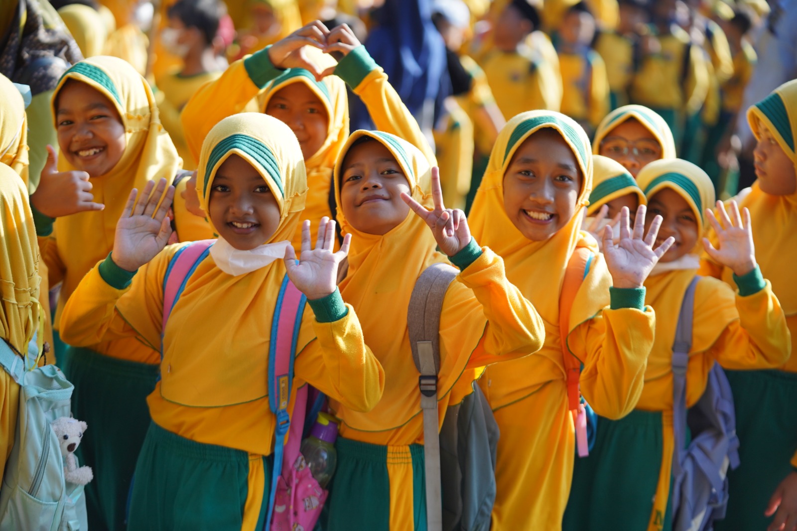 Foto 9 dari 10: Peringati HUT ke 103, Islamiyah Gelar Jalan Santai Hingga Market Day