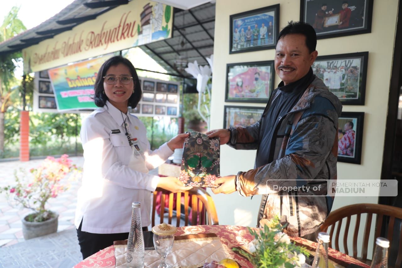 Foto utama berita: Tim Juri STBM Award Beri Jempol Terhadap Komitmen Penerapan STBM di Kota Madiun