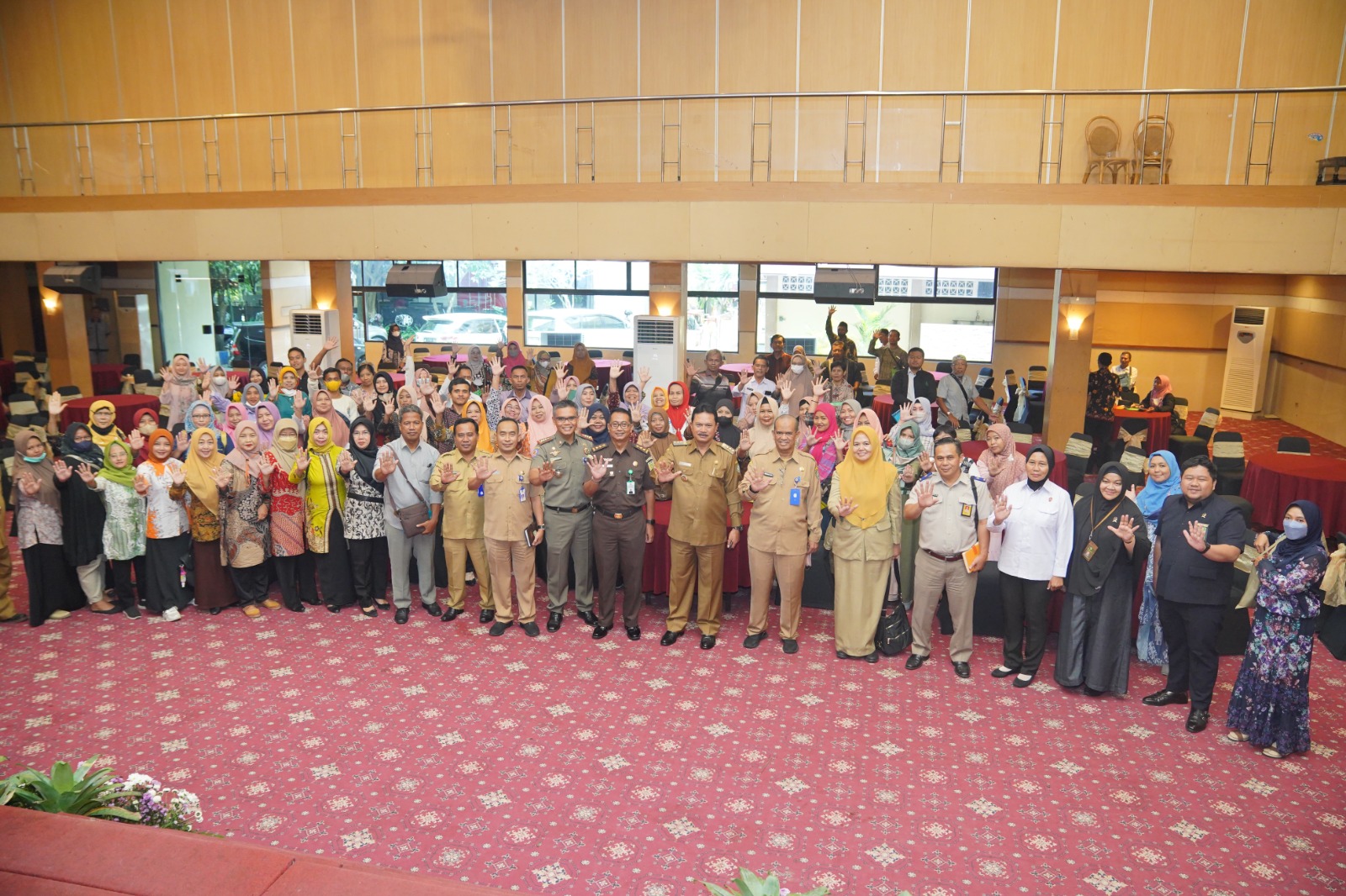 Foto 10 dari 10: Beri Penyuluhan Hukum Terpadu, Wali Kota: Masyarakat Harus Melek Hukum