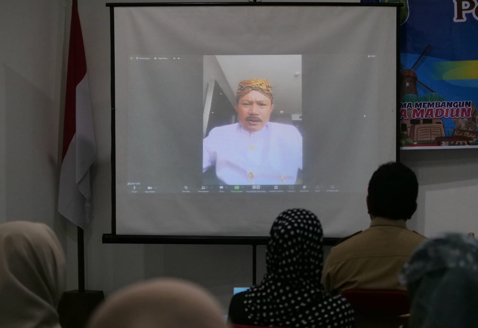 Hadiri Pelatihan Vokasional Makanan Bagi Pelaku Usaha Mikro, Wali Kota Dorong Pengusaha Untuk Terus Belajar Dan Tingkatkan Pengalaman